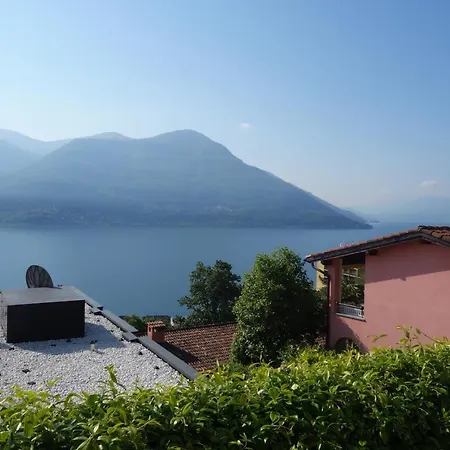 Brissago: 3.5 Zi-wohnung An Extrem Ruhiger Lage Mit Fantastischem Ausblick Apartment