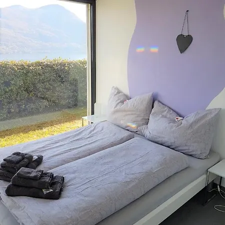 Brissago: 3.5 Zi-wohnung An Extrem Ruhiger Lage Mit Fantastischem Ausblick *
