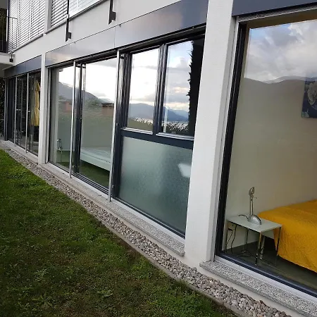 Apartment Brissago: 3.5 Zi-wohnung An Extrem Ruhiger Lage Mit Fantastischem Ausblick Brissago